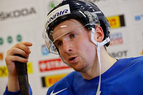 Sakari Manninen oli kevään MM-kisoissa mestaruuden voittaneen Suomen maajoukkueen avainpelaajia.