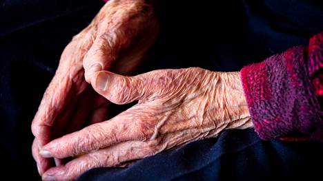 Kirjoittajan arvion mukaan ikäihmisten palvelut ovat heikentyneet koko 2000-luvun ajan.