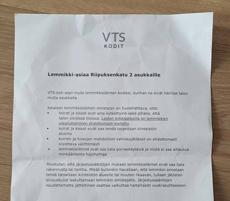 VTS-kodit on lähettänyt Riipuksenkatu 2:n asukkaille tiedotteen, jossa muistutetaan, etteivät lemmikit saa liata rakennusta tai tonttia.