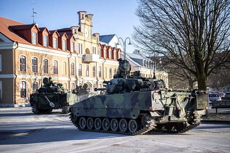 Ruotsin puolustusvoimat ovat kuljettaneet tällä viikolla lisää sotilaita Gotlannin saarelle. Ruotsi reagoi Venäjän laivaston lisääntyneeseen toimintaan Itämerellä.