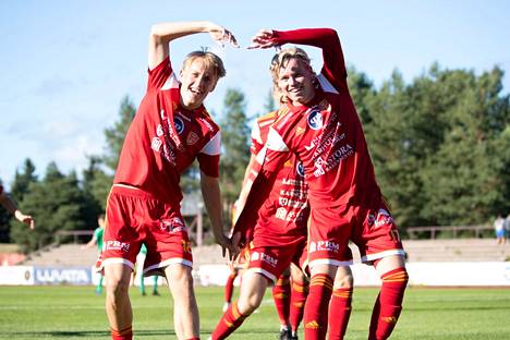 Kuvituskuva. Kuvassa FC Jazzin Eino-Iivari Pitkälä ja Rasmus Laaksonen 7. heinäkuuta.