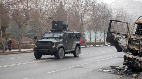 Raskaammin varusteltu ajoneuvo kuvattiin Kazakstanin Almatyn kaupungissa 7. tammikuuta. 