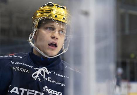 Atro Leppänen pelaa elämänsä kautta Kiekko-Espoossa.