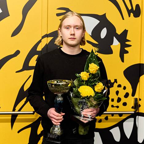 Ilveksen mänttäläislähtöinen hyökkääjä Jalmari Melanen sai U16SM-sarjassa Esa Keskisen tehopelaajapalkinnon. Palkinto luovutettiin Tampereella 18. maaliskuuta pelatun Liigan puolivälieräottelun Ilves–Ässät yhteydessä.