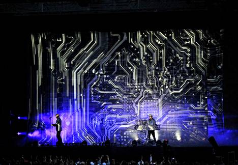 Pet Shop Boys on esiintynyt Suomessa monta kertaa. Tämä kuva on Pori Jazzista vuodelta 2014.