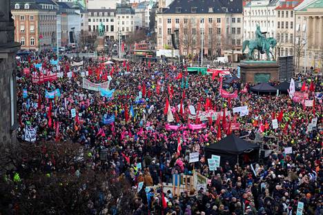 Mielenosoittajia Kööpenhaminassa sunnuntaina 5. helmikuuta.
