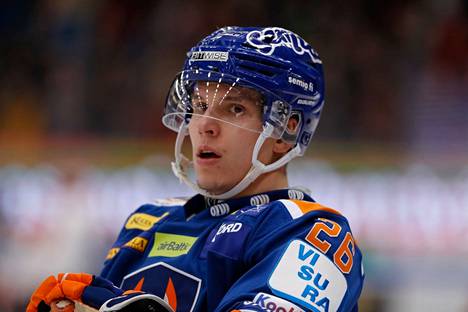 Jere Karjalainen on pelannut suurimman osan liigaurastaan Tapparassa. Viime kaudella hän kiekkoili KHL:ssä.