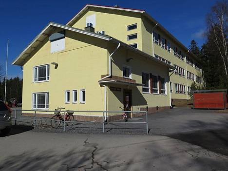 Porin Ruosniemen koulu kuvattuna vuonna 2017.