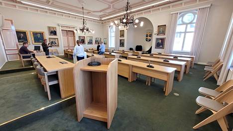 Rauman kaupunginvaltuusto saa uudistetun istuntosalin käyttöönsä maanantaina 24. huhtikuuta pidettävässä kokouksessa.