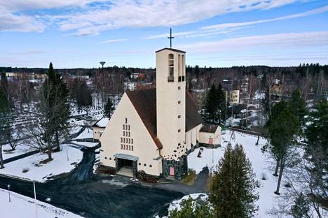 Viialan kirkon on suunnitellut Jaakko Tähtinen. Se vihittiin käyttöön vuonna 1950.
