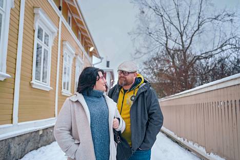 Rauman kieli on Anna ja Mika Peltomaalle niin tärkeä, että haluavat tuoda sen tekoälyn avulla laajemmalle kansanosalle tutuksi. 