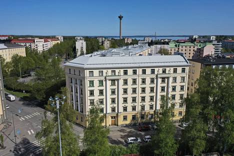 Tampereella Pyynikintorin vieressä sijaitseva taloyhtiö aikoo ostaa kerrostalotontin Tampereen kaupungilta lähes viidellä miljoonalla eurolla.