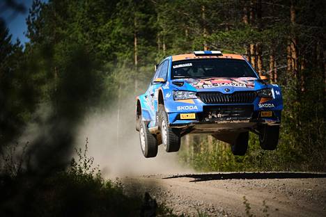Lauri Joona ja Tuukka Shemeikka kiisivät voittoon Škoda Fabia Rally2 Evolla. Rata oli kaksikolle mieluinen ja auto pelasi Joonan mukaan hyvin, vaikka kisaan mahtui yksi rengasrikkokin.