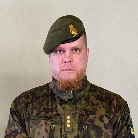 Sastamalalainen reservin upseeri Veikko Skurnik toimi aiemmin kymmenen vuoden ajan Pirkanmaan maakuntajoukoissa tulenjohtopäällikkönä, mutta nyt Puolustusvoimat on sijoittanut hänet yhteysupseeriksi.