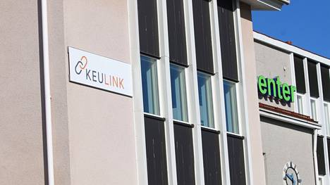 Keuruun kaupunginhallitus päätyi maanantaina äänestäen esittämään kaupunginvaltuustolle päätettäväksi, että Keuruun kaupunki ei jatka enää tämän vuoden jälkeen elinkeinopalvelujen ostoa Keulinkiltä, vaan järjestää palvelut kaupungin omana työnä.
