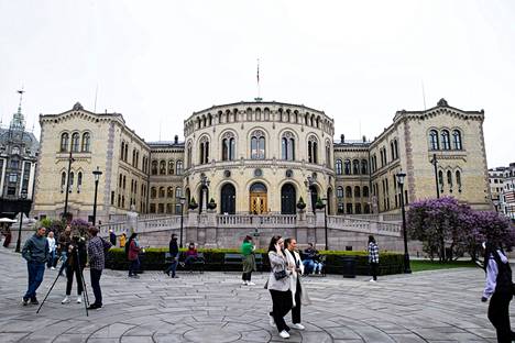 Norjan parlamenttitalossa toimii Norjan suurkäräjät, joka on Norjan vastine meidän eduskunnallemme.