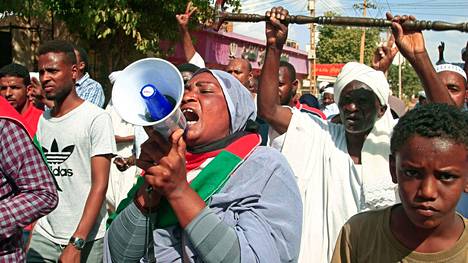 Umma-puolueen kannattajat protestoivat Omdurmanin kaupungissa 29. lokakuuta.