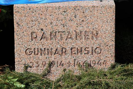 Korpraali Gunnar Rantanen kuoli jatkosodassa 1944. Hänet löydettiin rajan takaa Salosavotasta vuonna 2019. Hänet siunattiin 14.5.2022 Vilppulan sankarivainajien hautaan.