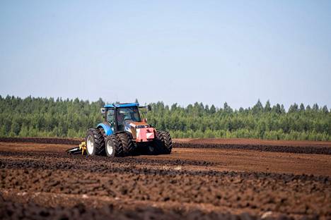 Kansanedustaja Hurun mukaan komission vaatimus turvepeltojen ennallistamisesta vaarantaisi huoltovarmuuden ja lisäisi entisestään maatalouden ahdinkoa.