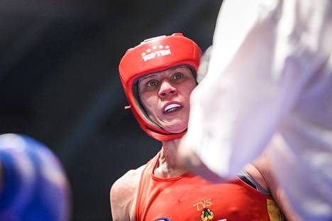 Mira Potkonen SM-nyrkkeilyissä Rovaniemellä vuonna 2020.