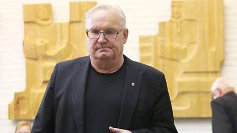 Keuruun kaupunginvaltuuston puheenjohtaja Markku Puro valittiin Keski-Suomen hyvinvointialueen aluehallituksen jäseneksi. Puro sai tammikuun aluevaaleissa maakunnan ehdokkaista viidenneksi eniten ääniä.