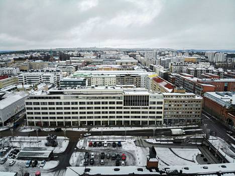Tampereen keskusvirastotalon on suunnitellut Aarne Ervi. Rakennus valmistui kahdessa osassa vuosina 1967 ja 1975. Tältä rakennus näytti tammikuussa 2021.