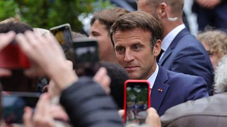 Presidentti Emmanuel Macron saapui äänestämään Ranskan parlamenttivaalien toisella kierroksella sunnuntaina 19. kesäkuuta.