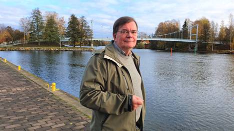 Kalle Löövi kuvattiin Valkeakosken keskustassa lokakuussa 2020, kun hän oli jäänyt eläkkeelle Suomen Punaisen Ristin kansainvälisen avustustoiminnan johtajan tehtävästä.