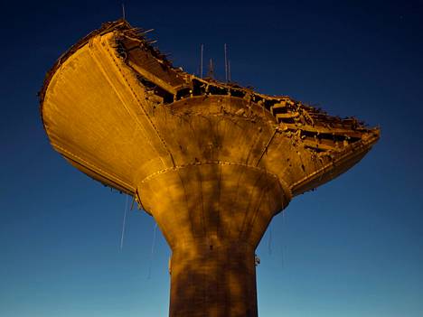 Uusheimo kuvasi Lauttasaaren vesitornin sen purkuvaiheessa 2015. Omissa projekteissaan häntä kiinnostavat historialliset rakennukset sekä niiden elinkaari.