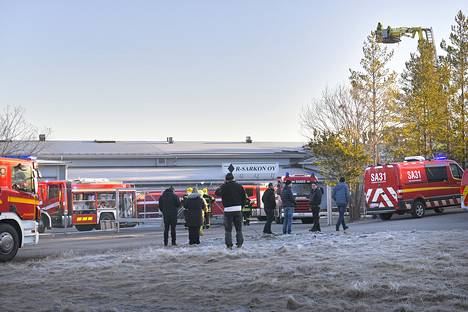 Ensimmäinen hälytys R-Sarkon Oy:n tiloihin annettiin kello 5.49. Kuva: Juha Sinisalo