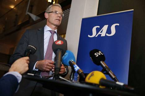 Lentoyhtiö SAS:n toimitusjohtaja Rickard Gustafson arvioi, että lentojen täysimittainen jatkaminen vie ainakin vuorokauden.