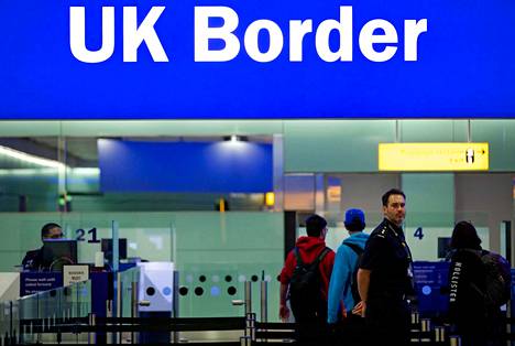 Brexit ei vaikuta esimerkiksi matkustamiseen Britanniaan turistina siirtymäajan jälkeenkään. Britannia sijaitsee jo valmiiksi Schengen-alueen ulkopuolella, joten rajalla täytyy näyttää passia.