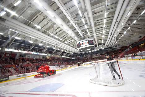 Isomäki-areena on yksi suurimmista Porin kaupungin urheilupaikkojen sähkönkuluttajista.