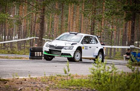 Juuso Metsälä otti Skoda Fabia R5:lla jo kauden neljännen voiton ralliautoluokassa rallisprintin SM-sarjassa.