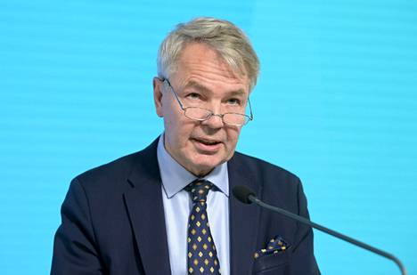 Ulkoministeri Pekka Haavisto kertoi Suomen valinnasta YK:n ihmisoikeusneuvoston jäseneksi tiedotustilaisuudessa Helsingissä perjantaina 15. lokakuuta 2021.  