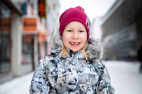 6-vuotias Wilda Seppänen kertoo haaveilevansa etenkin retkestä Muumimaailmaan.