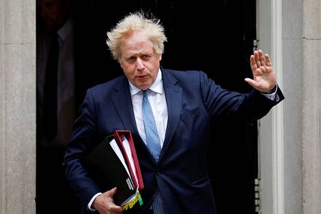 Britannian pääministeri Boris Johnson matkalla kohti parlamenttia Lontoossa 25. toukokuuta 2022. 