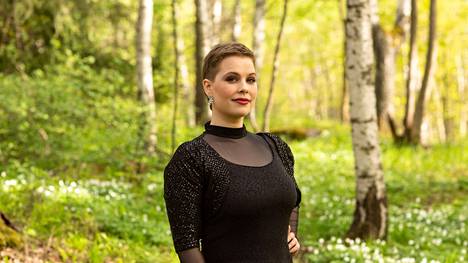 Heta Halonen tunnetaan Porissa muun muassa näyttelijänä ja solistina.