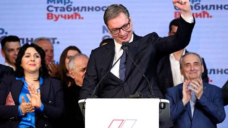 Aleksandar Vučić julistautui maan presidentinvaalien voittajaksi. Hän juhli menestystään vaaleissa 3. huhtikuuta.