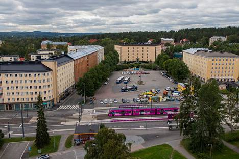 Tampereen keskustan taloyhtiöiden tonttivuokrat ovat voineet nousta moninkertaisiksi, kun 50 vuotta vanhat vuokrasopimukset ovat päättyneet. Kuva Pyynikintorilta, jossa taloyhtiön tonttivuokrat ovat jopa 17-kertaistuneet. 