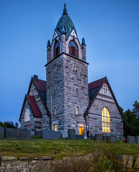 Pyhärannan seurakuntaa saattaa odottaa seurakuntaliitos. Rohdaisissa sijaitseva Pyhärannan kirkko on Josef Stenbäckin suunnittelema ja valmistunut vuonna 1909.