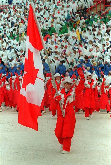 Kanadan joukkue pukeutui kotikisoissaan vuonna 1988 hapsutakkeihin. Kuka voisi unohtaa, kirjoittaa South China Morning Post.