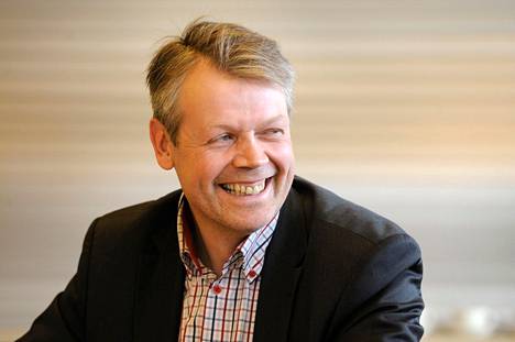 Timo Kaunisto kuvattuna Huittisissa keskustan puheenjohtajaehdokaskiertueella vuonna 2012. 