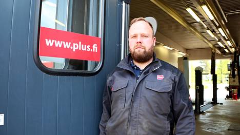 Henkilöautojen kuntakohtaisia hylkäysprosentteja ei kannata ottaa liian kirjaimellisesti, toteaa Kankaanpään Plus Katsastuksen tiimipäällikkö Kristian Kivelä. Hänen mukaansa lähes aina vaihtelevat luvut johtuvat muun muassa autokantojen iän alueellisista eroista.