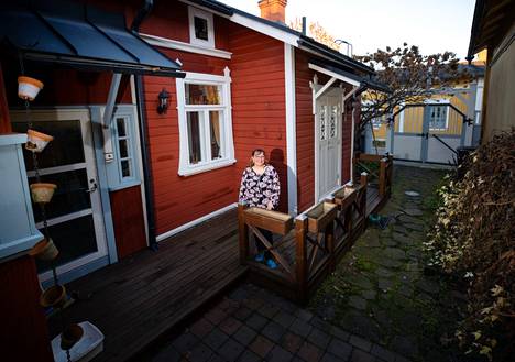 Yhdellä Suomen pienimmistä kaavoitetuista tonteista on kokoa vain 147,72 neliötä. Matleena Mäkelä remontoi miehensä Jukka Wahlqvistin kanssa mummunsa Sirkka-Liisa Vänttisen Härmlä-talon kodikseen vuodessa.