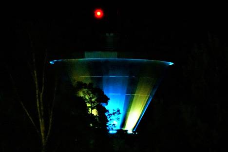 Viime vuoden helmikuussa Varilan vesitorni valaistiin sinikeltaisin värein tuen osoituksena Ukrainalle.