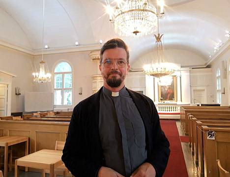 Vanhan kirkon pastori Olli Viljakainen kertoo, että ensimmäisessä tilaisuudessa oli mukana reilut kuusikymmentä ihmistä.