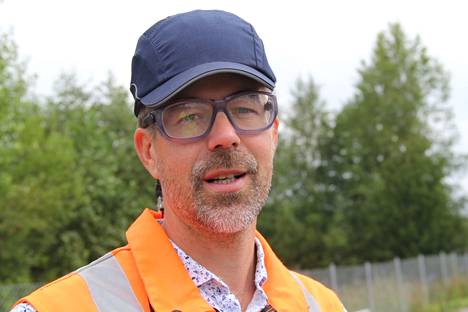 Formican IKIn Kolhon tehtaanjohtaja Jani Kattilakoski uskoo, että seuraavaksi tehdas siirtyy biokaasuun. Uusi terminaali sopii sen käyttämiseen.