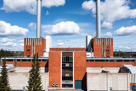 Tampereen Sähkölaitoksen toimitusjohtajan Jussi Laitisen mukaan sähköyhtiöt saattavat tehdä tappiota pitkän ajan päähän tehdyillä määräaikaisilla sähkösopimuksilla, jos hinnat nousevat. Tampereen Sähkölaitoksen Lielahden voimalaitos kuvattiin 13. toukokuuta.