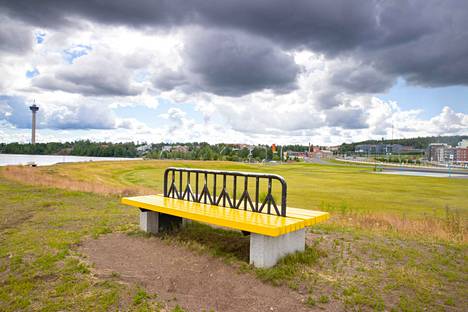 Särkänniemen tapahtumaranta sijaitsee verrattain kaukana Särkänniemestä, mutta huvipuiston kanssa on sovittu, että tapahtumien aikana alue käyttää Särkänniemen nimeä.